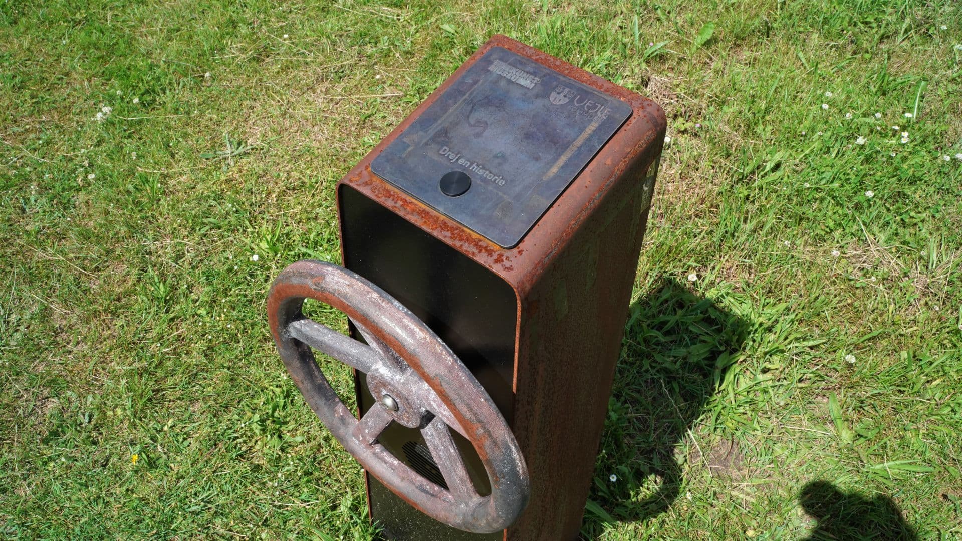 Tørskind Kiesgrube: Landschaftsskulptur Robert Jacobsen - Jean Clareboudt